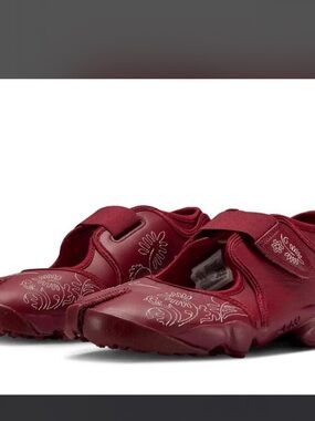 Botanical Nike air rift sneakers in burgundy
